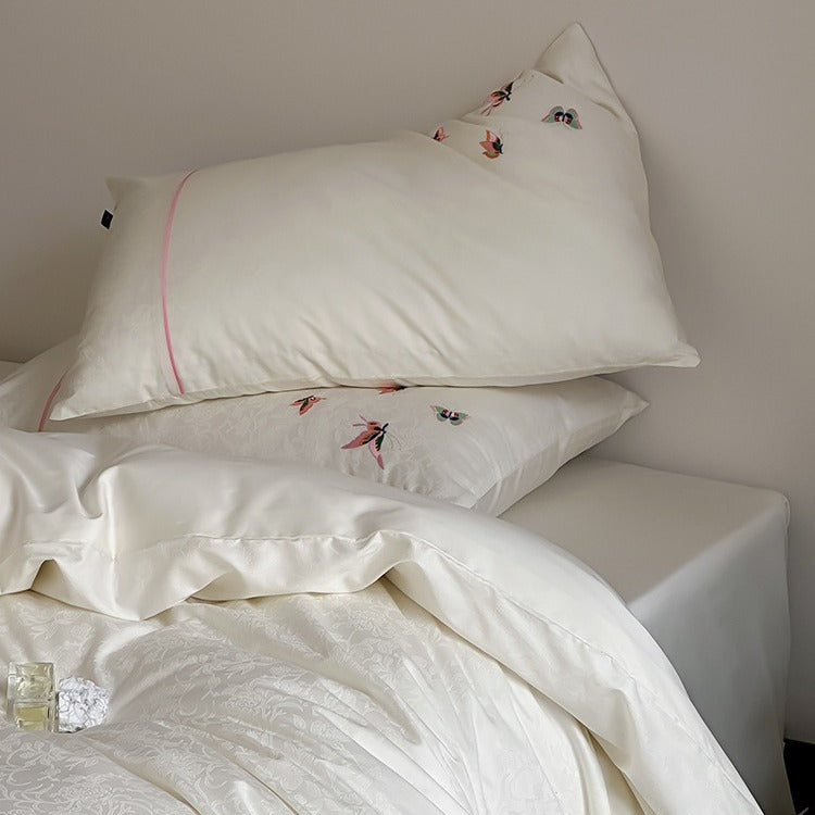 Satin-Jacquard Bettwäsche-Set mit bestickten Schmetterlingsdetails