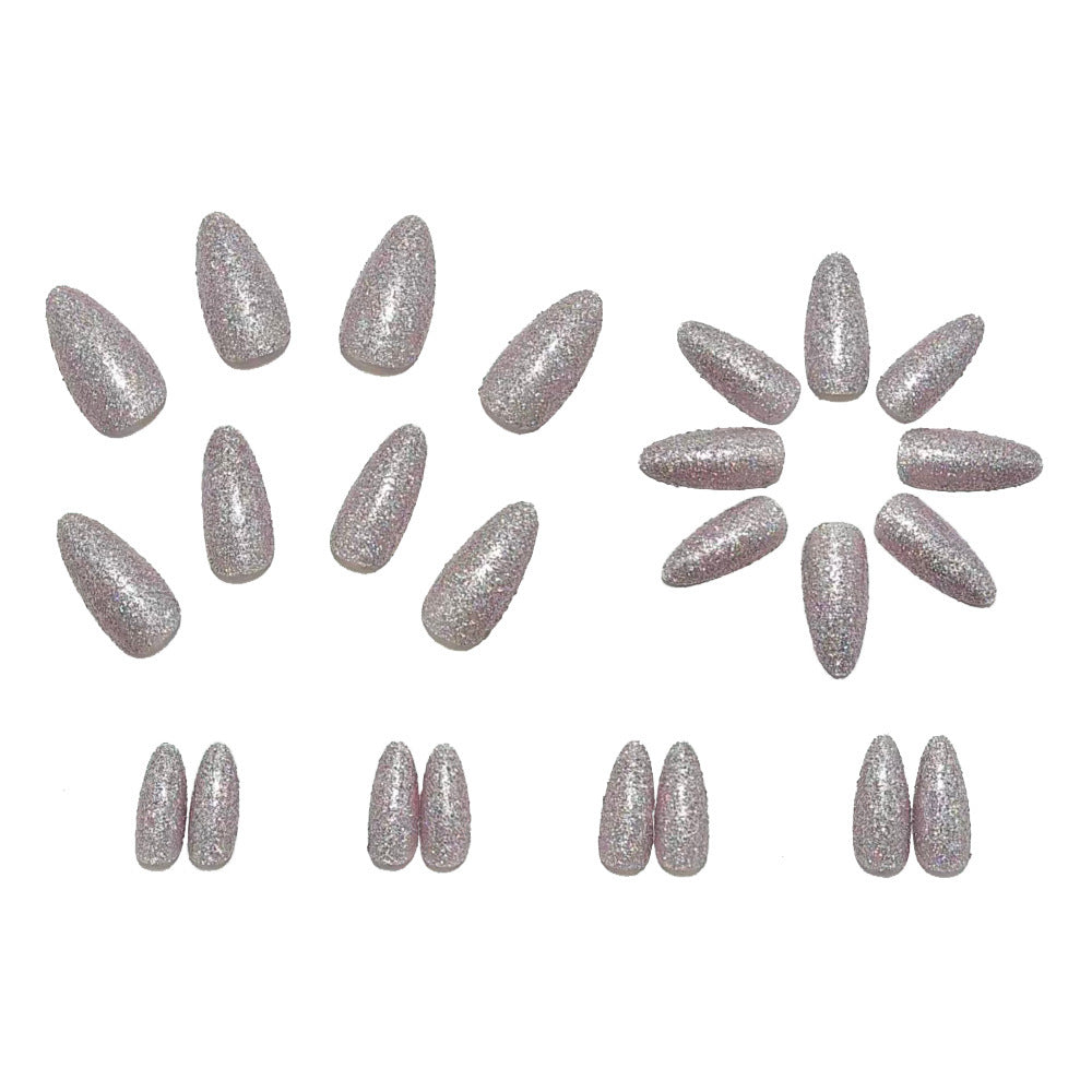 Kunstnägel mit Glitzer und elegantem Design Karnz