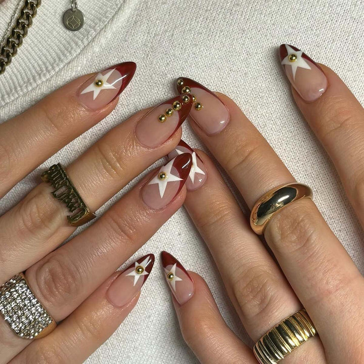 Kunstvolle Nagelkunst mit geometrischen Mustern Karnz