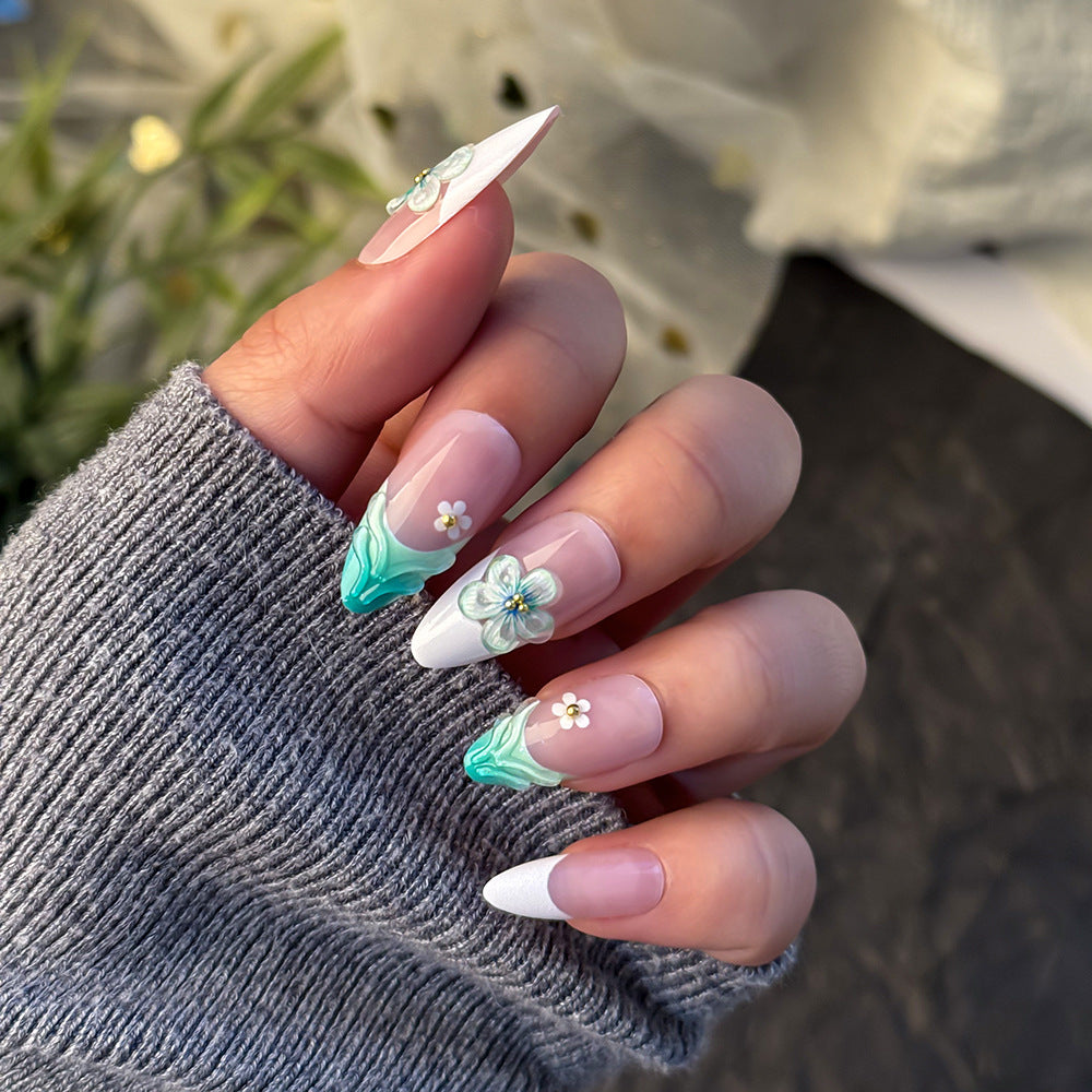 Blumenverzierte Press-On-Nagelset Karnz