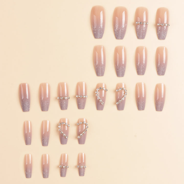 Herzförmige Strass Press-On Nagelkunst Karnz