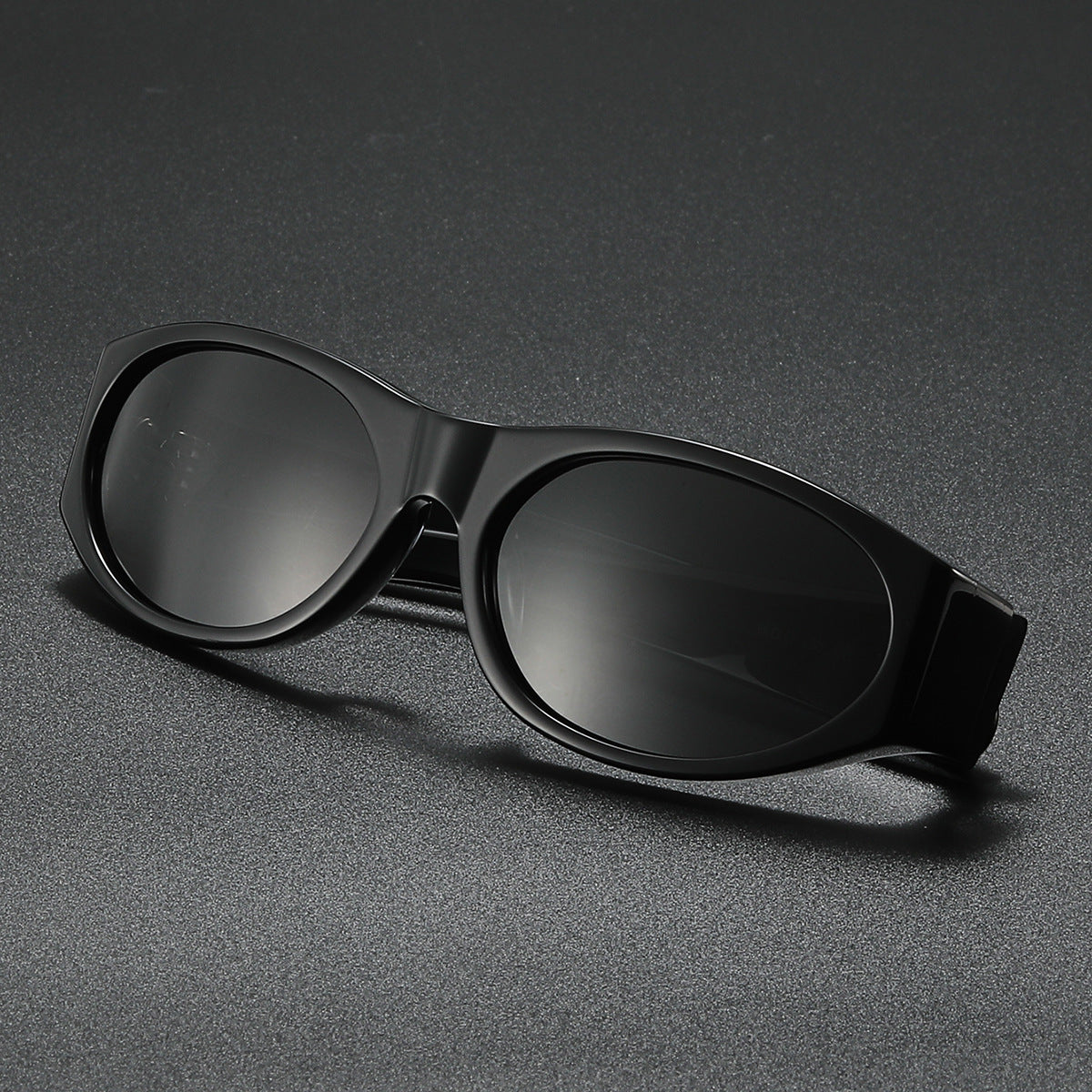 Damen elegante modische Sonnenbrille mit leichtem Rahmen Karnz