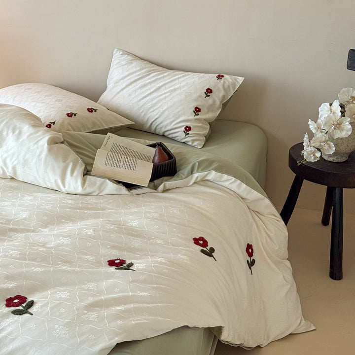 Bestickte Mohn Jacquard Bettwäsche Set mit wendbarem Satingemüt