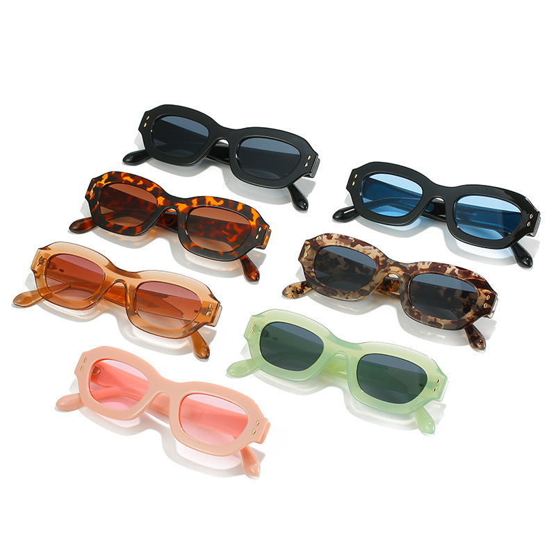 Damen Modische Sonnenbrille im Retro-Stil mit weitem Rahmen Karnz