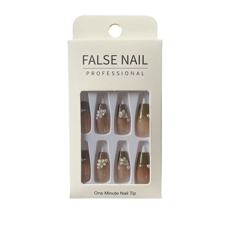kunstvolle Nagelspitzen Karnz