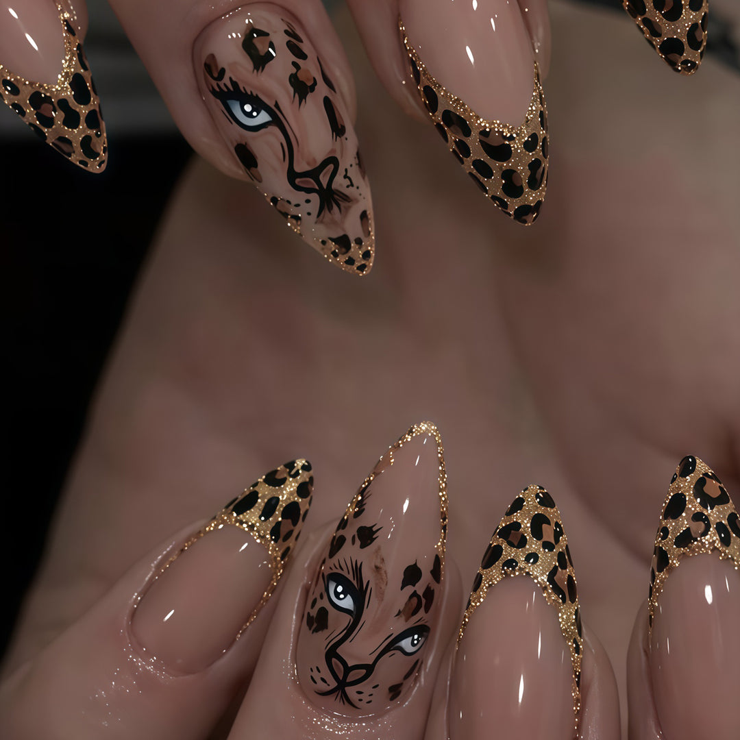 Künstlerische Gel-Nagelverlängerungen Karnz