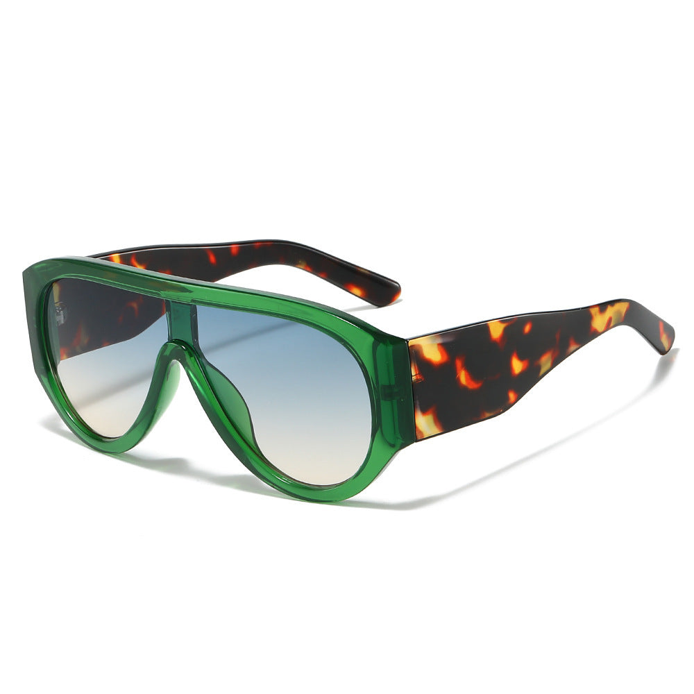 Retro-inspirierte übergroße Sonnenblenden-Sonnenbrille Karnz