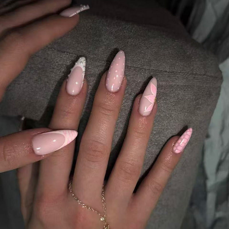 Elegantes Press-On-Nagelkunstset mit einzigartigen Designs Karnz