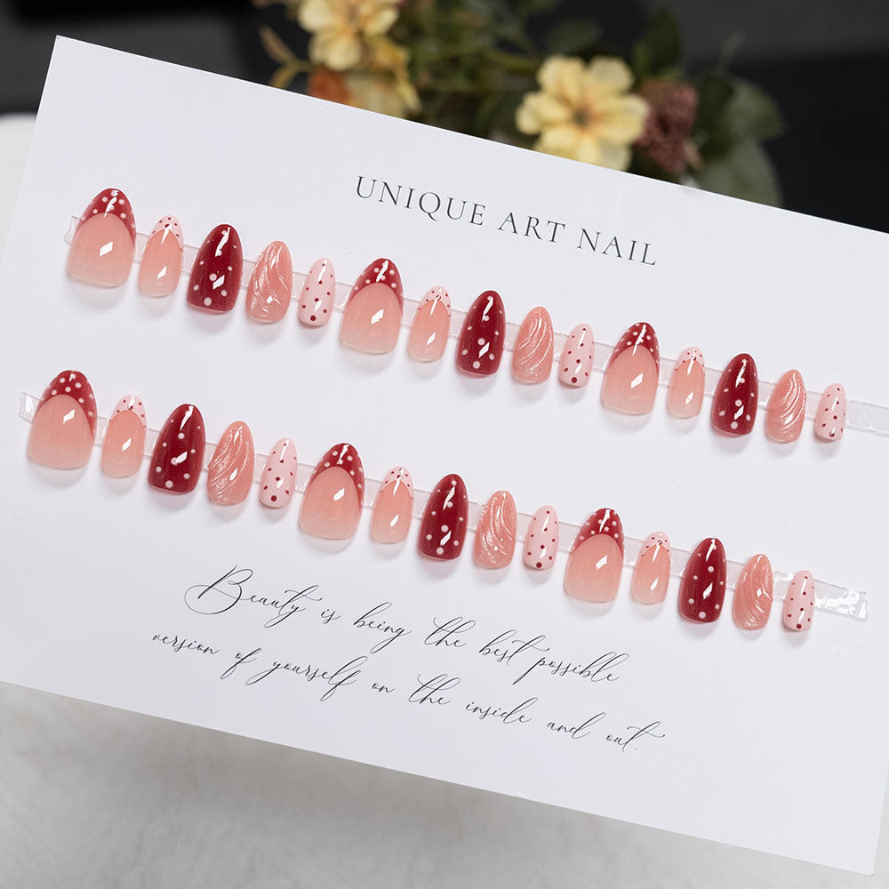 Künstlerisches Acrylnageldesign