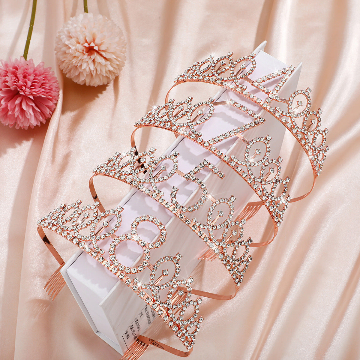 Damen Glitzernde Tiaras mit festlichem Geburtstagsbanner Karnz