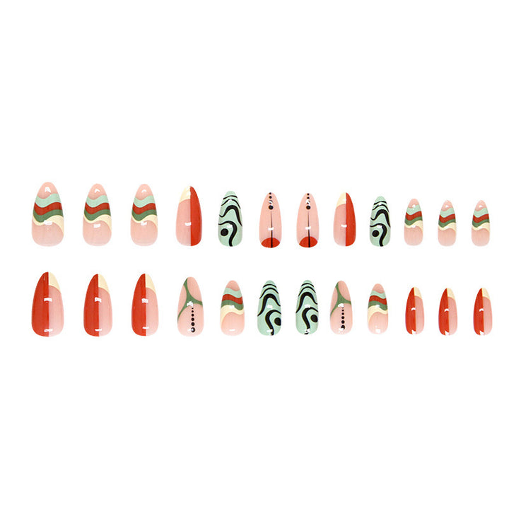 Künstlerische Nagelkunst Karnz