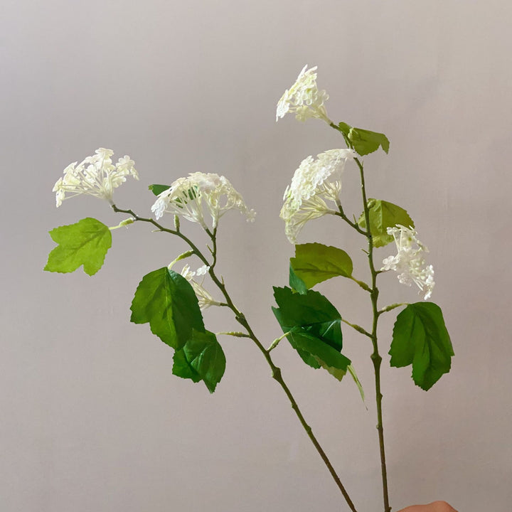 Realistische dekorative Blumenstängel