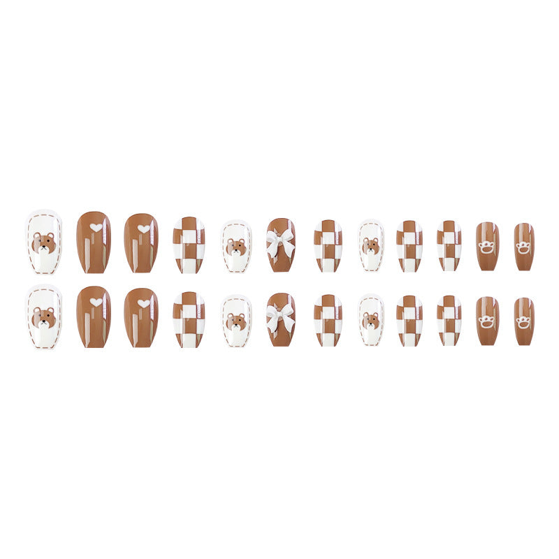 Kunstvolle Nagelmodellage Karnz