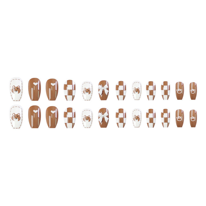 Kunstvolle Nagelmodellage Karnz