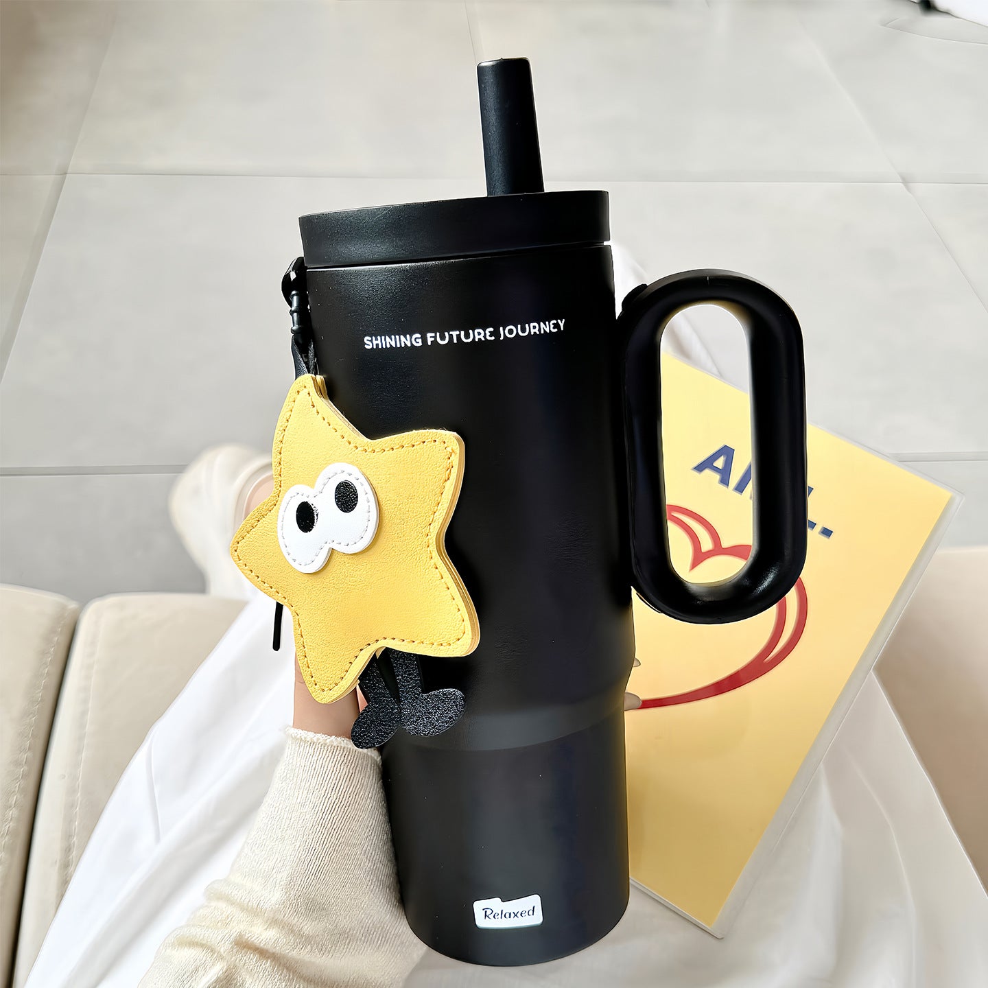 Damen isolierte Trinkflasche mit praktischem Tragegriff Karnz