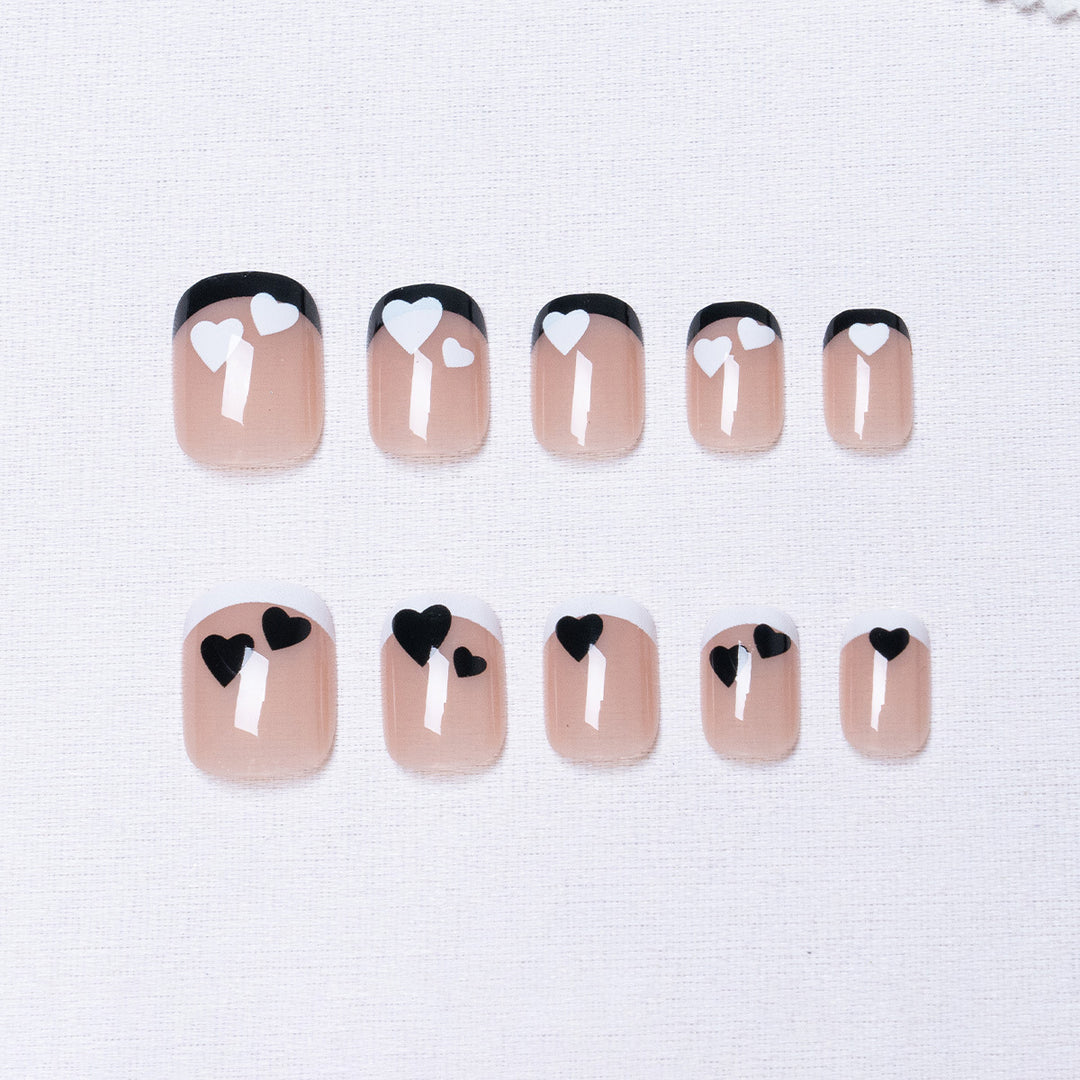 Herz-Akzent Press-On Nagelkunst