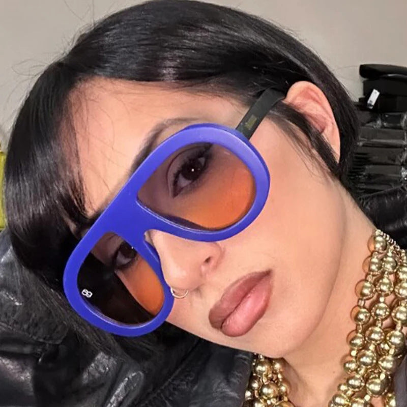 Damen oversized Sonnenbrille im futuristischen Design Karnz
