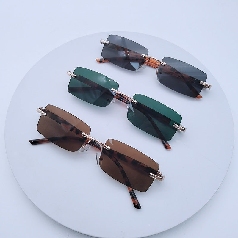 Damen modische rechteckige Sonnenbrille mit einzigartigem Gestaltungsmerkmal Karnz