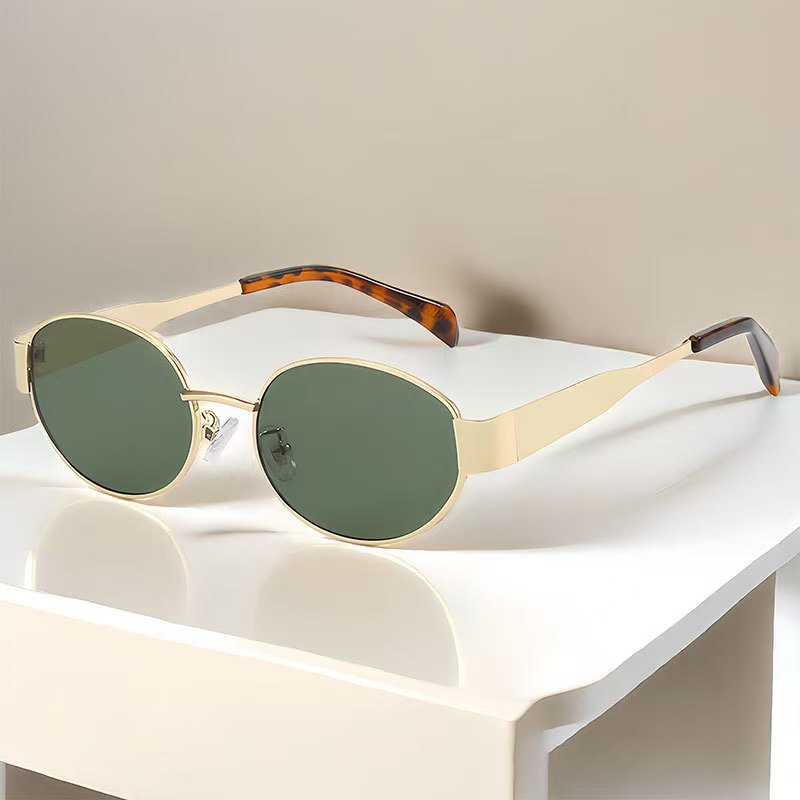 Damen designorientierte modische Sonnenbrille Karnz