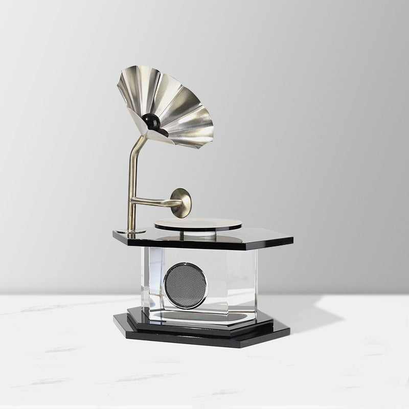 Retro-inspirierte dekorative Grammophon-Skulptur