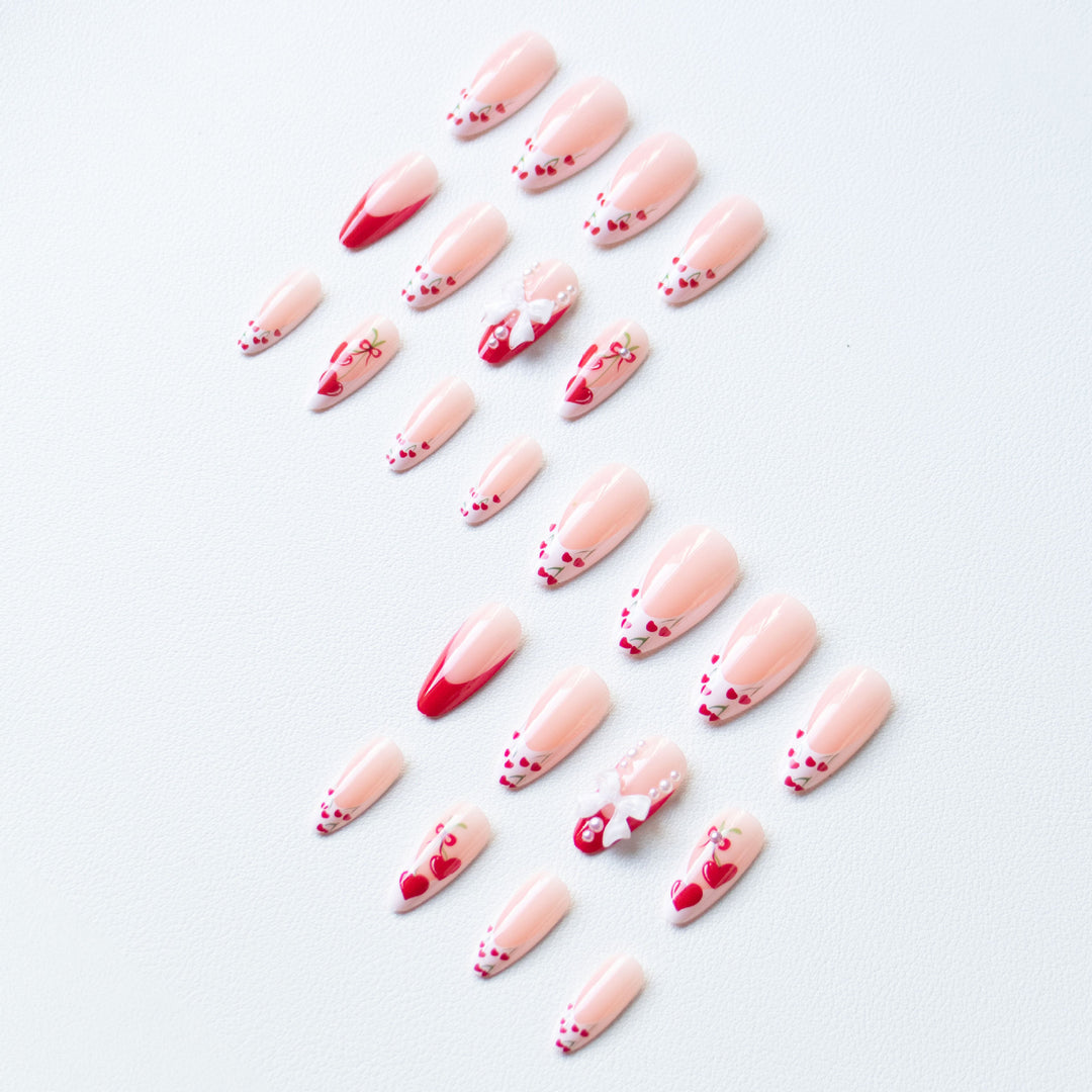 Dekoratives Herz-Motiv Nagelkunst-Set