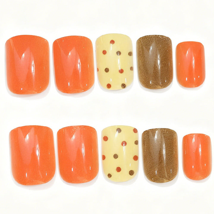 Künstlerische saisonale Nagelkunst-Verstärkungen Karnz
