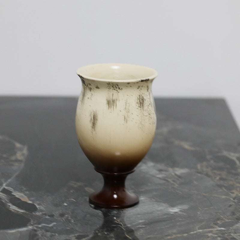 Künstlerische dekorative Fußvase