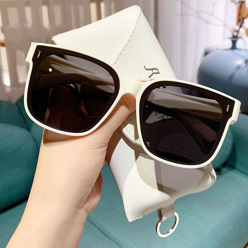 Damen Modische Sonnenbrille im trendigen quadratischen Design Karnz