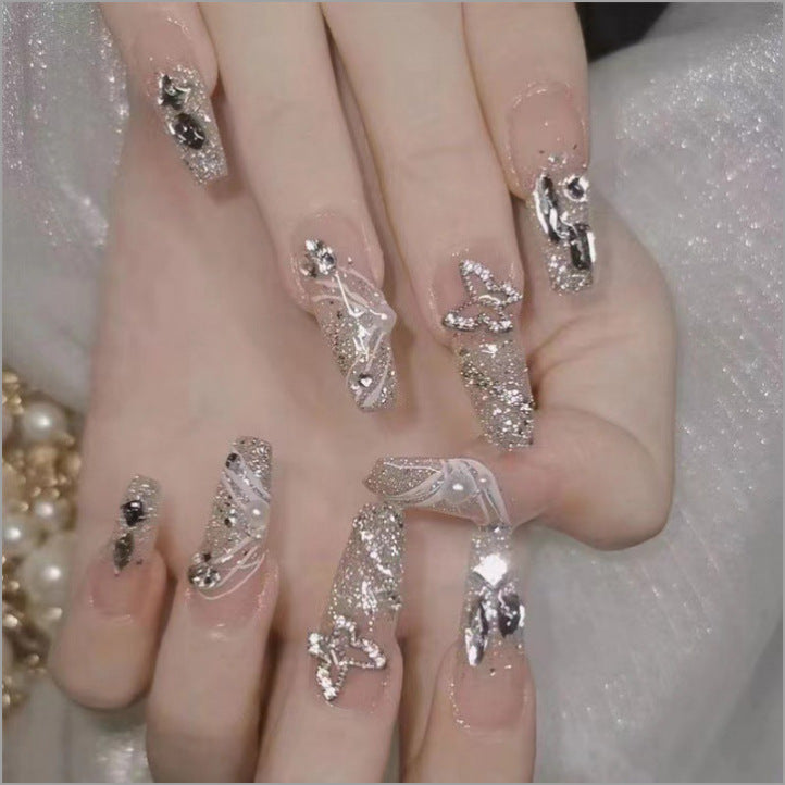 Kunstvolle Nageldesigns mit Katzenmotiv Karnz