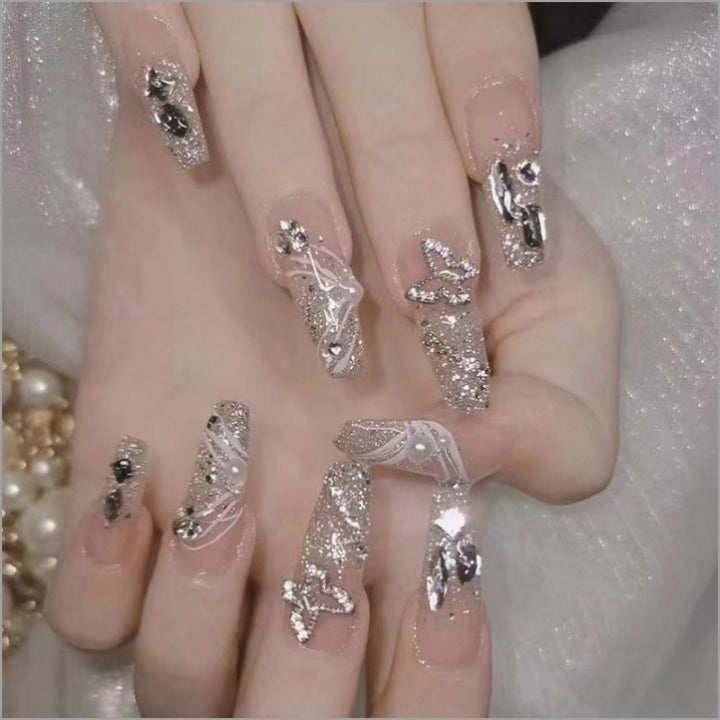 Kunstvolle Nageldesigns mit Katzenmotiv Karnz