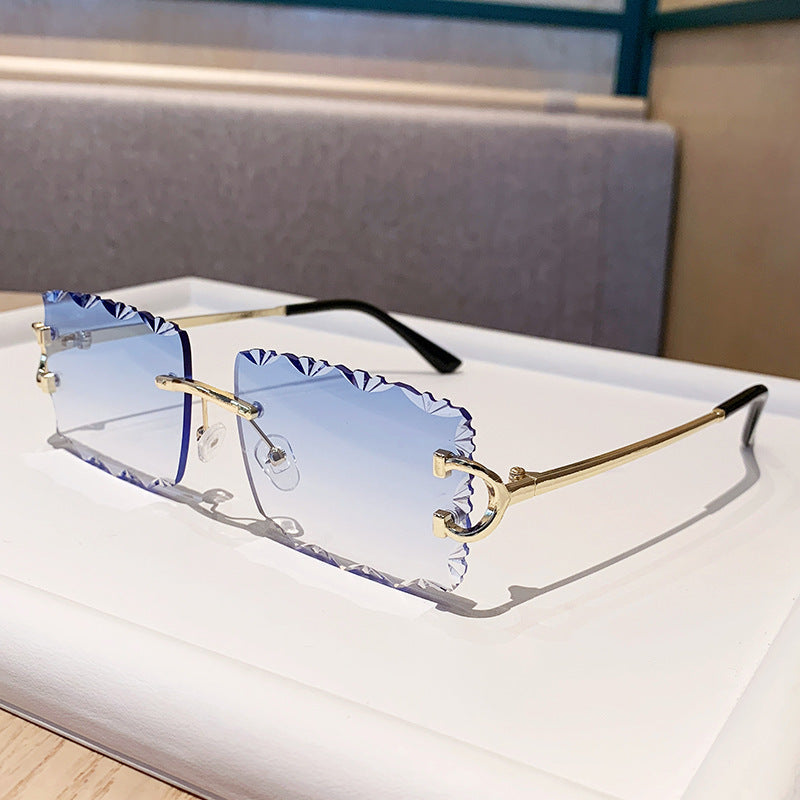 Damen modische Sonnenbrille mit verspieltem Rahmen Karnz