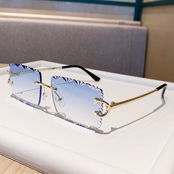 Damen modische Sonnenbrille mit verspieltem Rahmen Karnz