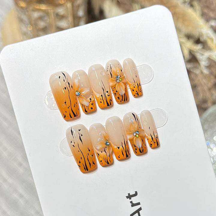 Blumiger Ombre Press-On Nagelset Karnz