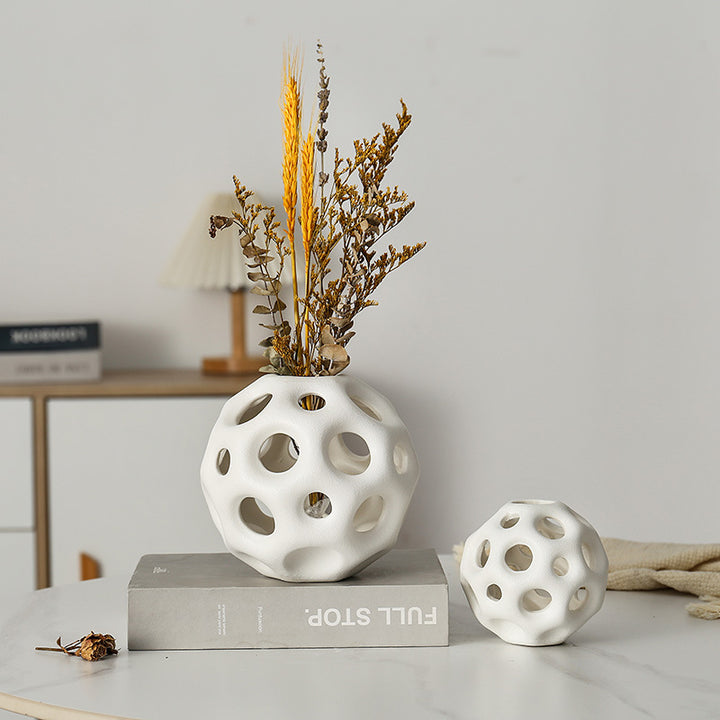 Dekorative skulpturale Vase Karnz