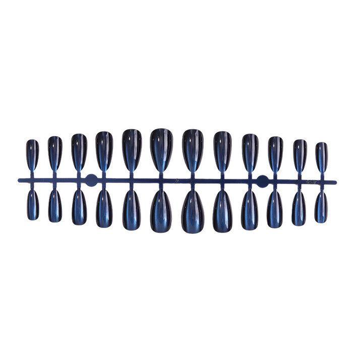 Glänzendes Stiletto Press-On Nails Set Karnz