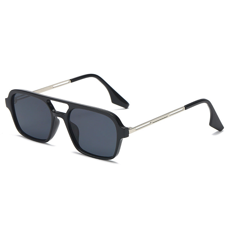 Damen trendige quadratische Sonnenbrille mit transparentem Rahmen und sanften Gläsern Karnz
