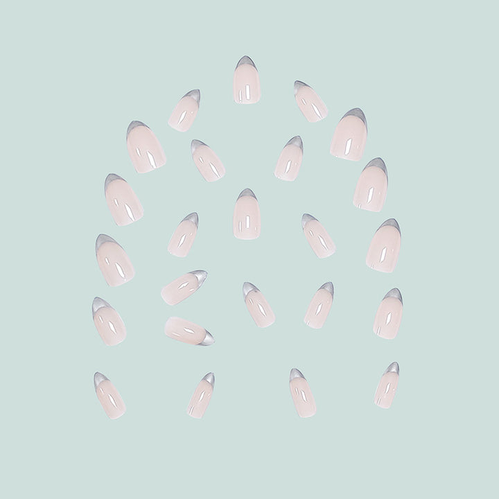 Stylische Nagelspitzen Karnz