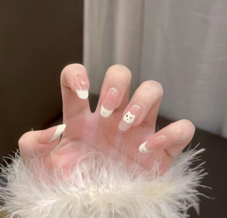 Elegante Druck-Nageltips mit goldenen Akzenten Karnz