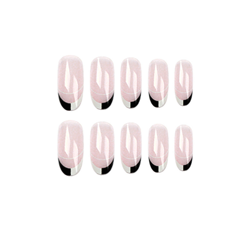 Künstliche Nagelkunst mit modernem French-Tip Design Karnz
