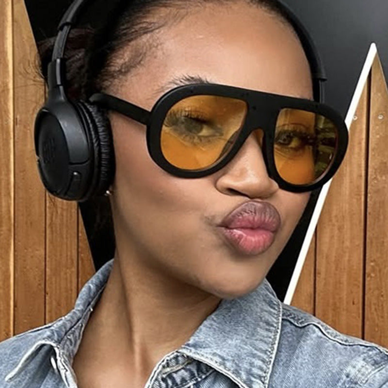 Damen oversized Sonnenbrille im futuristischen Design Karnz