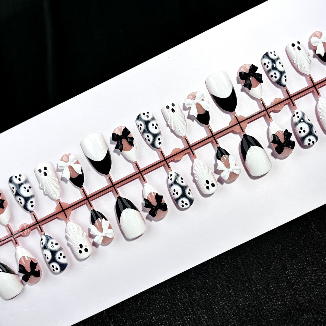 Elegante Polka Dot und Spitzen Press-On Nagel Set