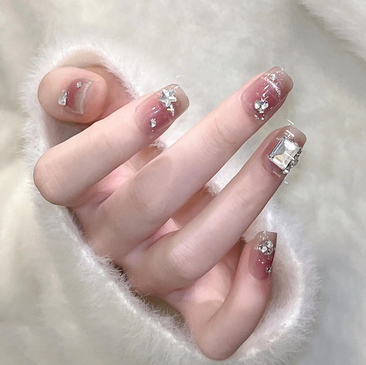 Glamouröse mit Strass verzierte Press-On Nagelkunst Karnz