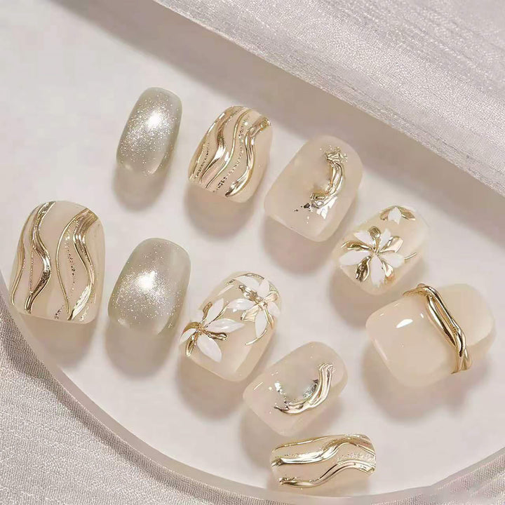 Elegantes dekoratives Press-On-Nagelset Karnz