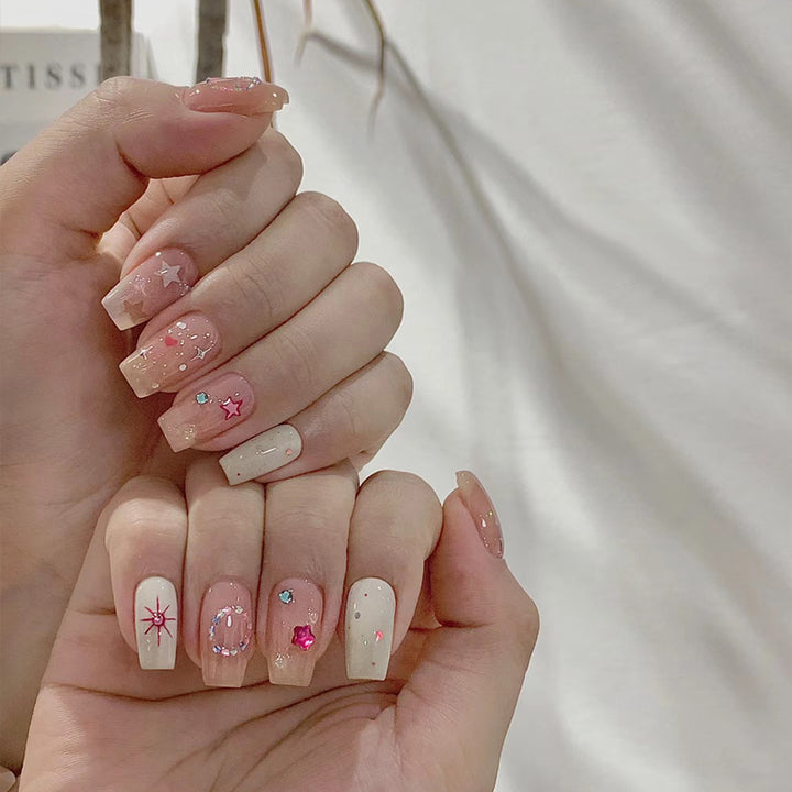 Künstlerisches Press-On Nail Set mit himmlischem Design Karnz 1789389432