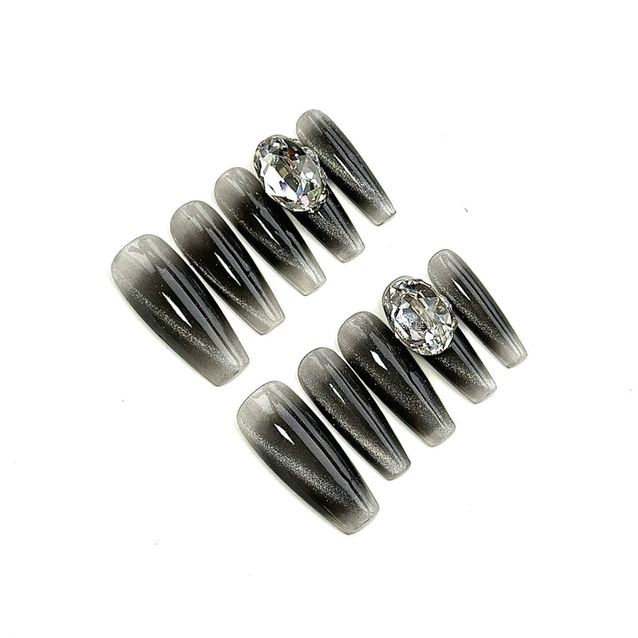 Elegantes Press-On-Nägel-Set mit Strass-Akzenten