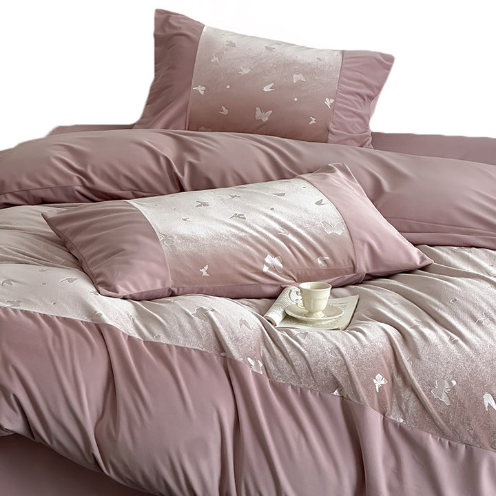 Luxuriöse Bettwäschegarnitur mit seidenmattem Finish und Schmetterlingsjacquard