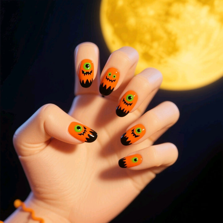 Kunstnägel Im Kreativen Halloween-Motiv Karnz