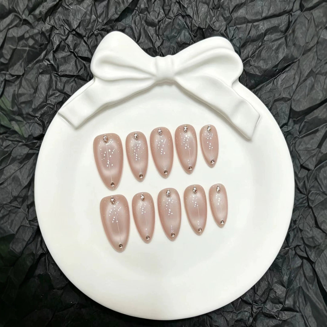 Elegantes Glamouröses Press-On-Nagelset mit Strassakzenten