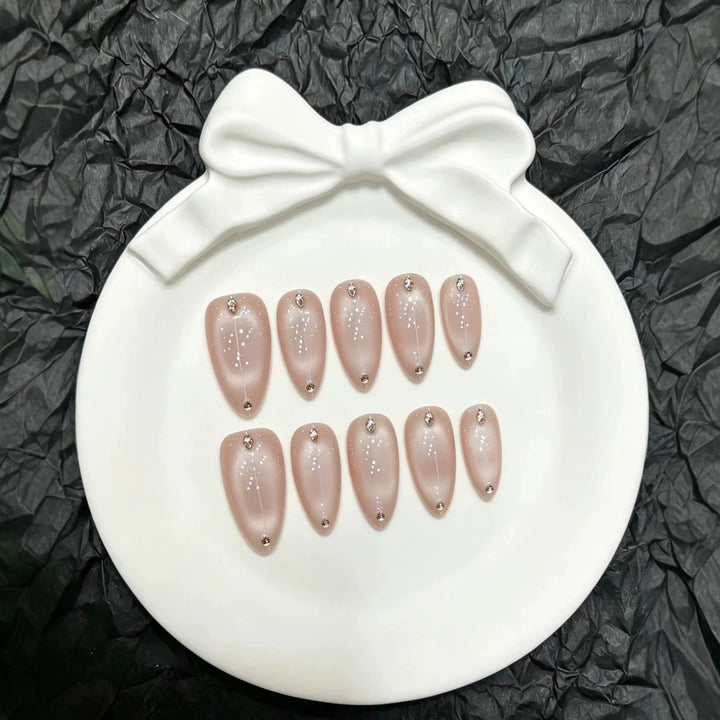 Elegantes Glamouröses Press-On-Nagelset mit Strassakzenten