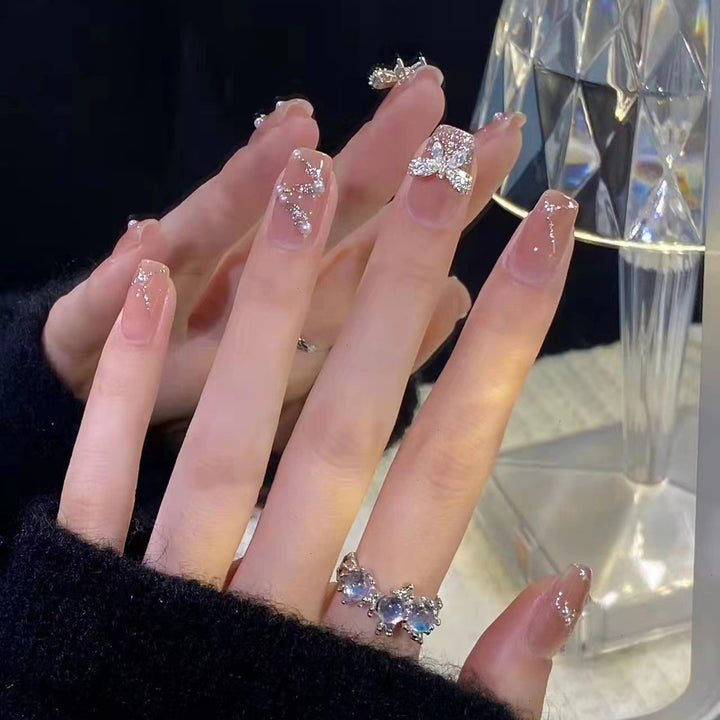 Dekoratives Press-On Nagelkunstset mit Kristallakzenten